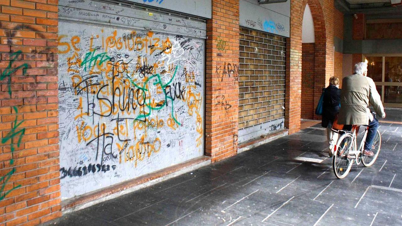 La droga nel parchetto è allarme in via Gobetti