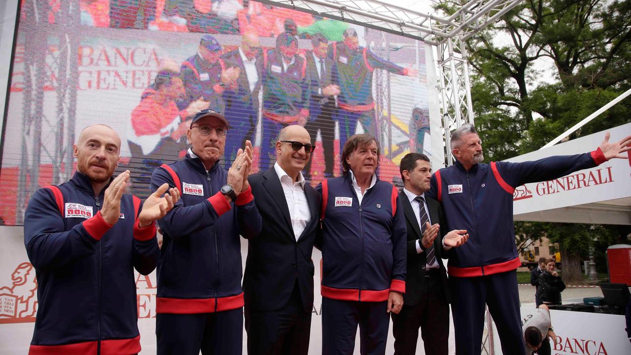 In piazza con i campioni dello sport