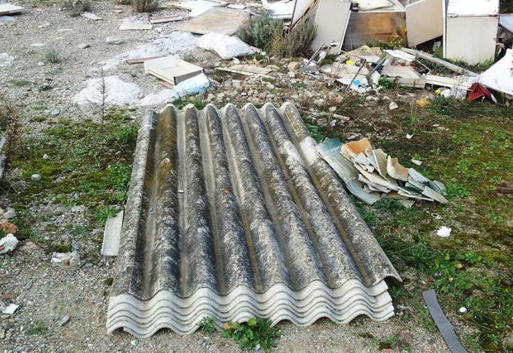 Amianto, 4 tonnellate lungo le strade 