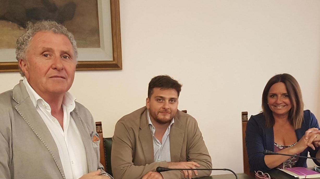 Alice dona un defibrillatore al Fossombroni