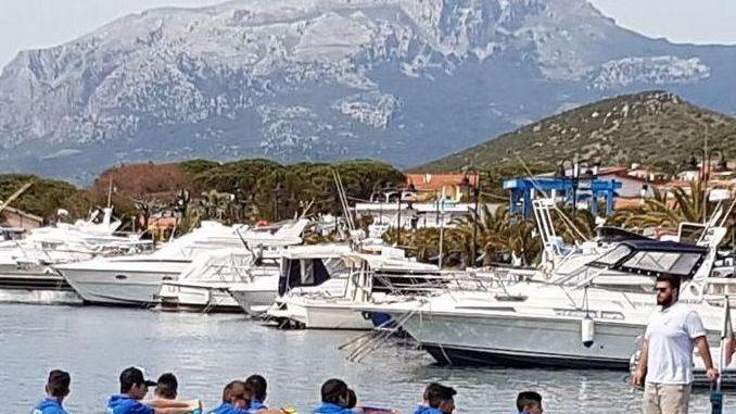 La Caletta, grande successo per la remata delle due torri