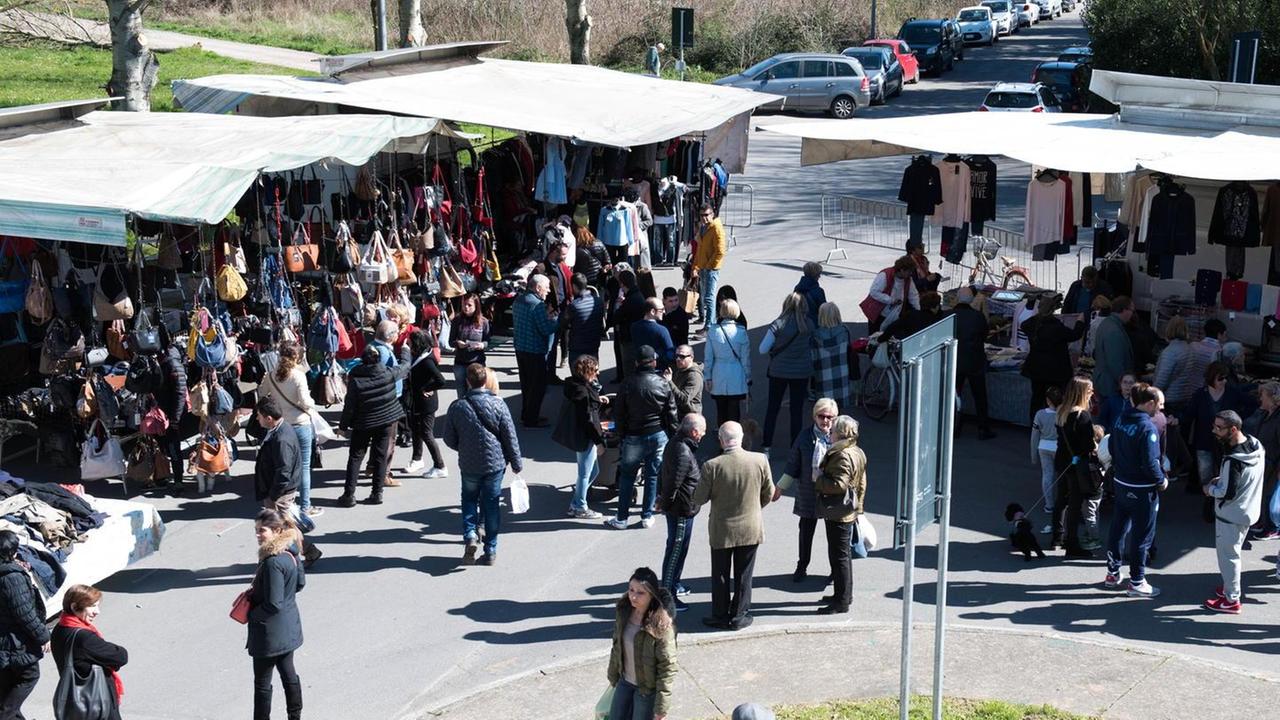 Il comitato: impensabile il ritorno del mercato