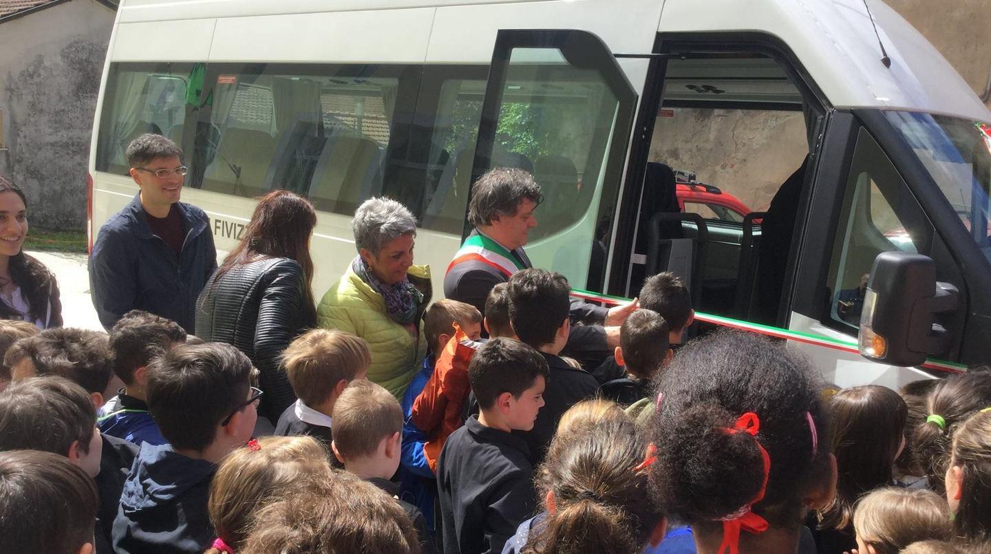 Inaugurato nuovo scuolabus per gli alunni di Monzone