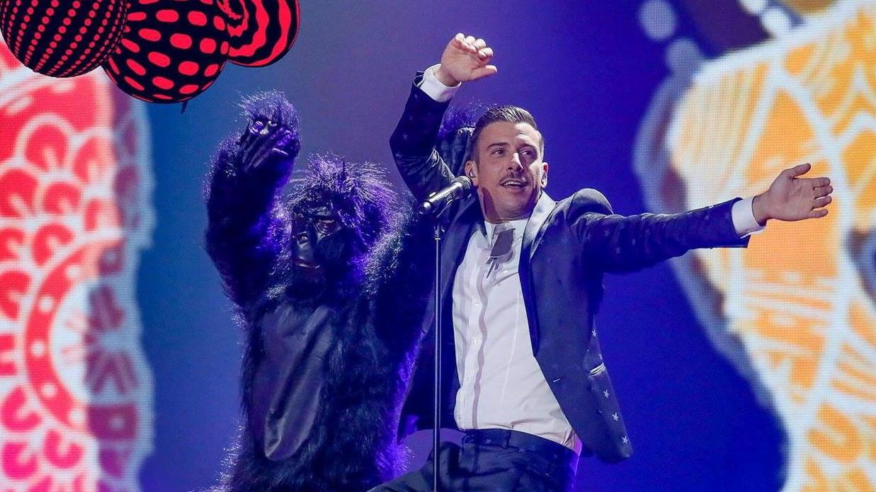 Gabbani portabandiera a Kiev: canzoni in italiano e fan club