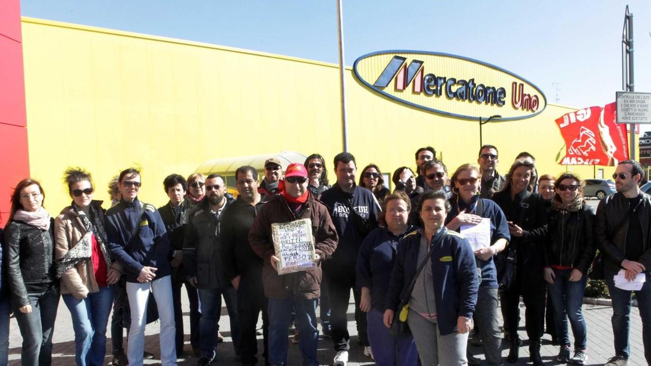 Slitta di un mese la gara per la vendita del Mercatone Uno