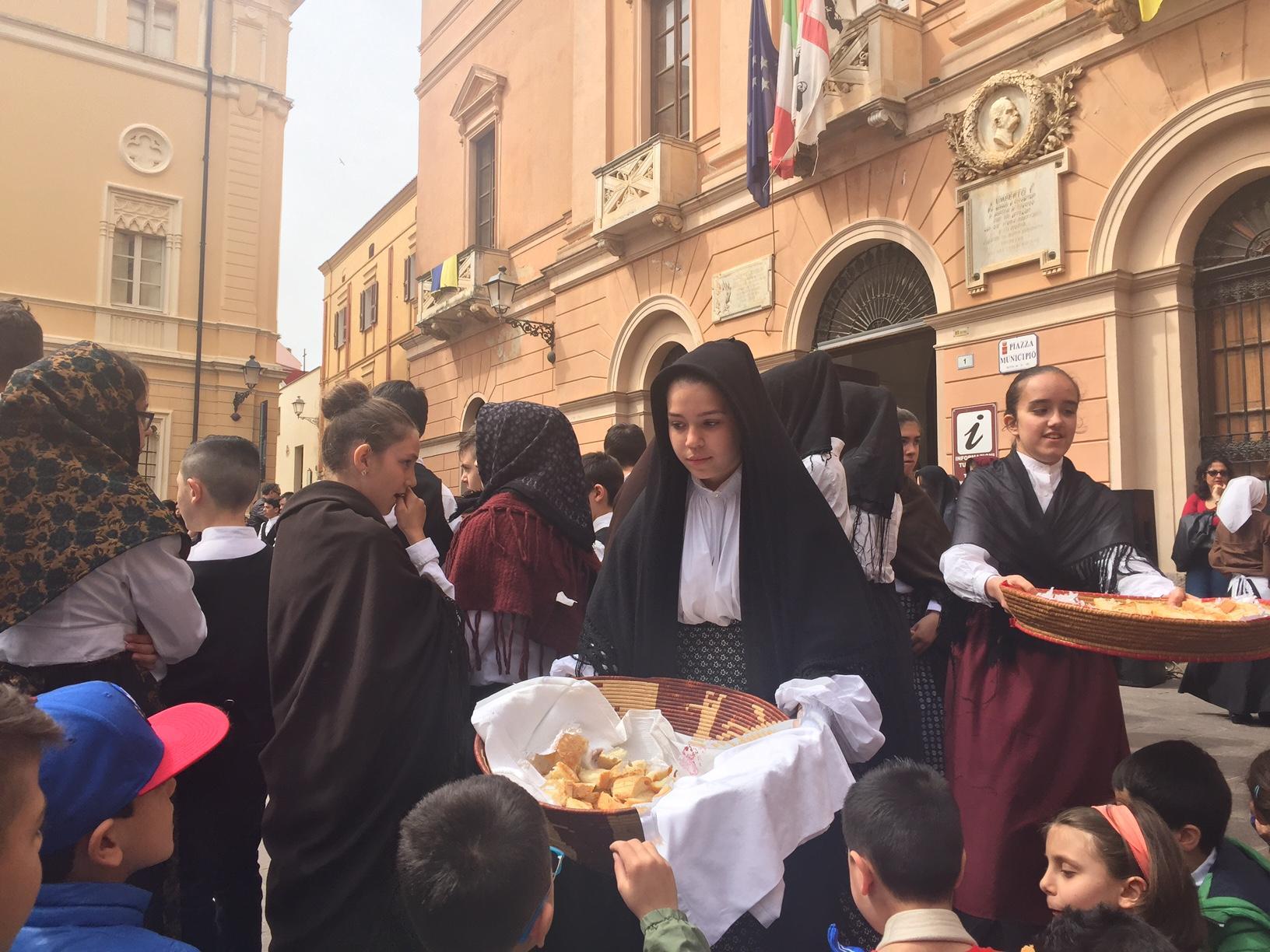 Iglesias, i ragazzi dell'Eleonora d'Arborea rievocano l'eccidio dei minatori
