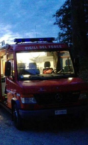 Trovata svenuta nel bosco: è grave 