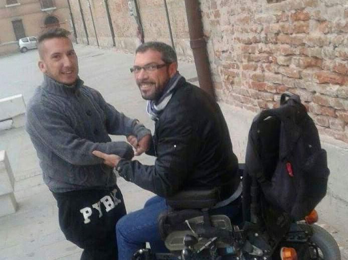 «Venite a fare un giro in sedia a rotelle» 