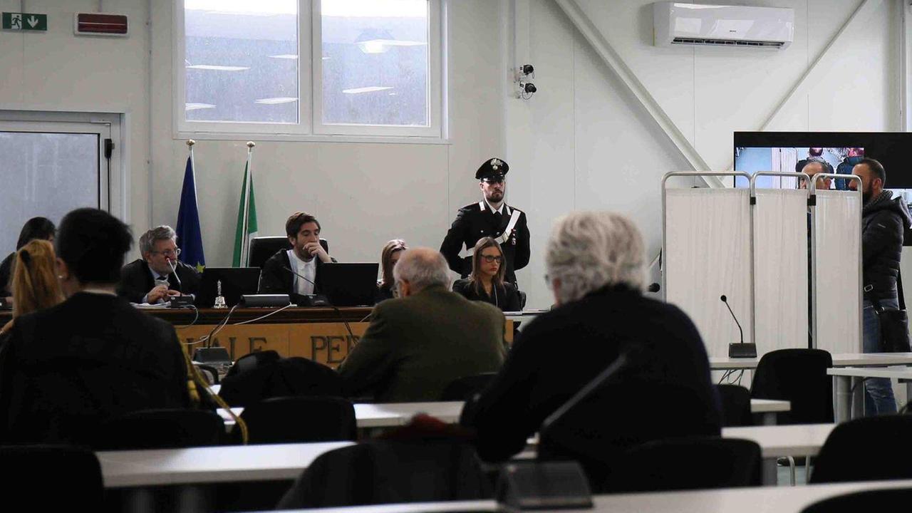 «Botte e minacce di morte a mio figlio»