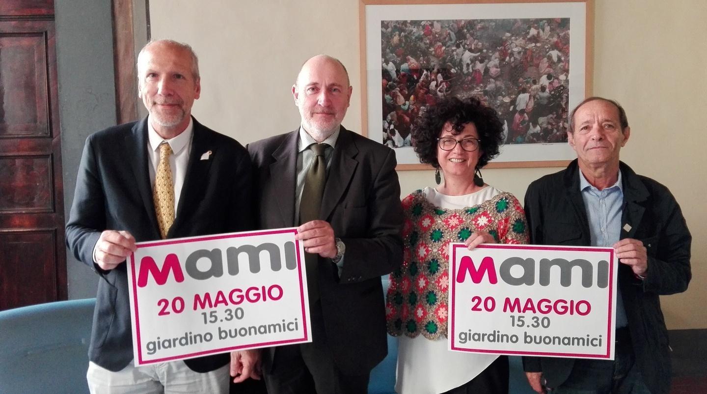 Palloncini per festeggiare mamme e bambini 