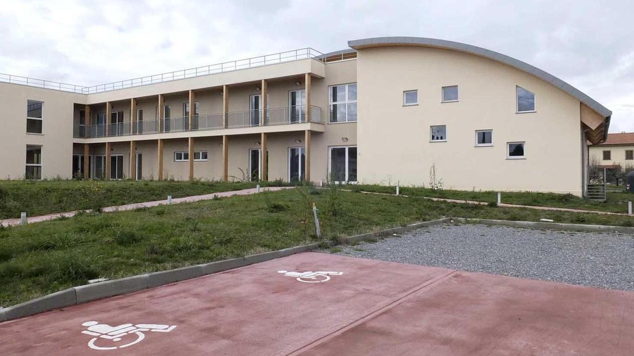 Si inaugura la Pubblica assistenza e ora la caserma va a Migliarino