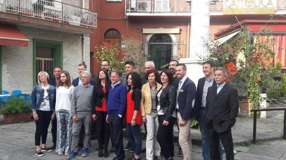 Guerra delle piante in piazza: rimossi i vasi di Aulla nel cuore