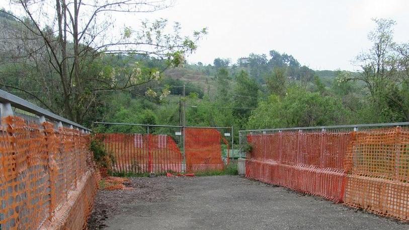 Il ponte è già finito ma rimane chiuso La borgata insorge