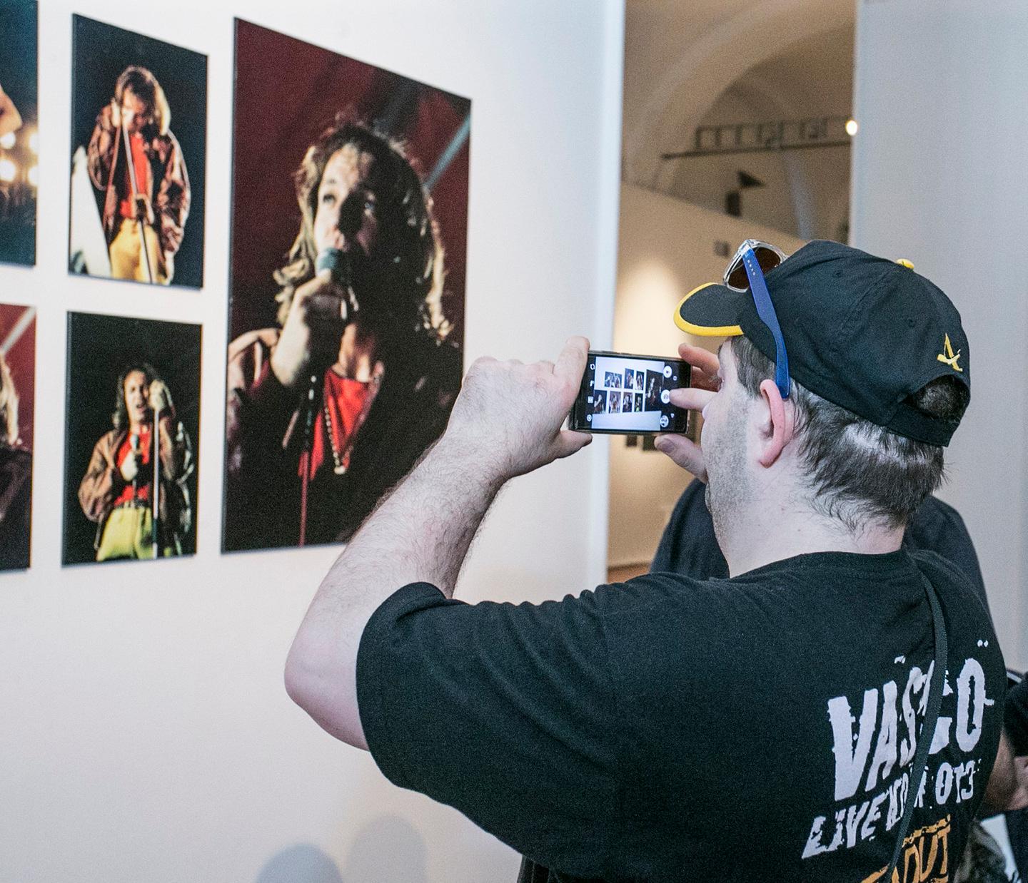 Vasco, "La mostra" è a Modena: viaggio nella storia del rocker più amato  