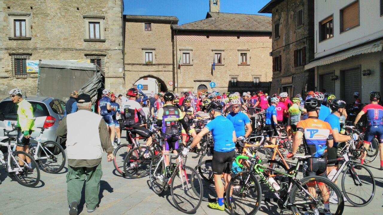 Il raduno per il Giro dei 2 Bacini