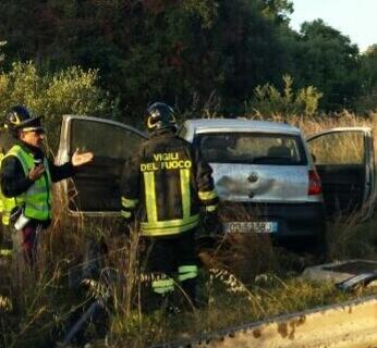 L’auto trafitta dal guard rail 28enne muore sul colpo 