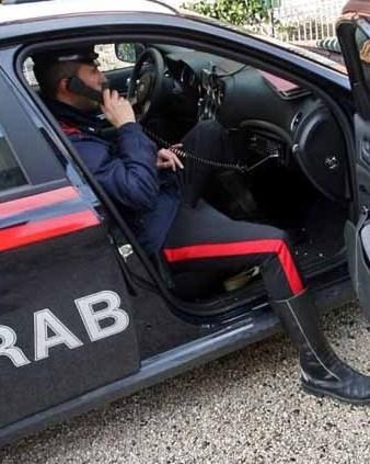 Ricercato fugge  si getta da un balcone ma viene arrestato