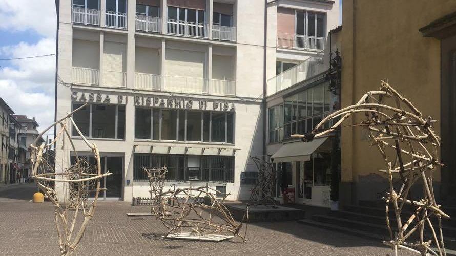 Mostra davanti a Palazzo Pretorio
