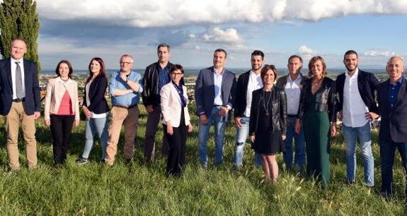 Porcari al voto: Fornaciari presenta la sua squadra  