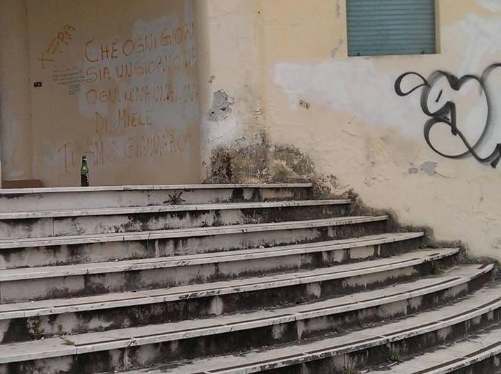 L’ex liceo in condizioni oscene 