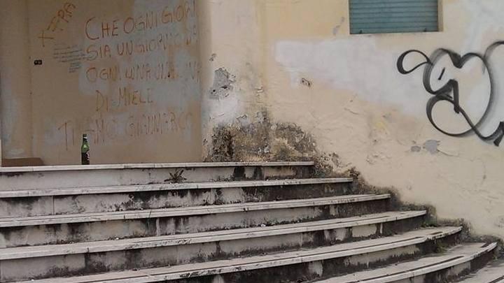 L’ex liceo in condizioni oscene