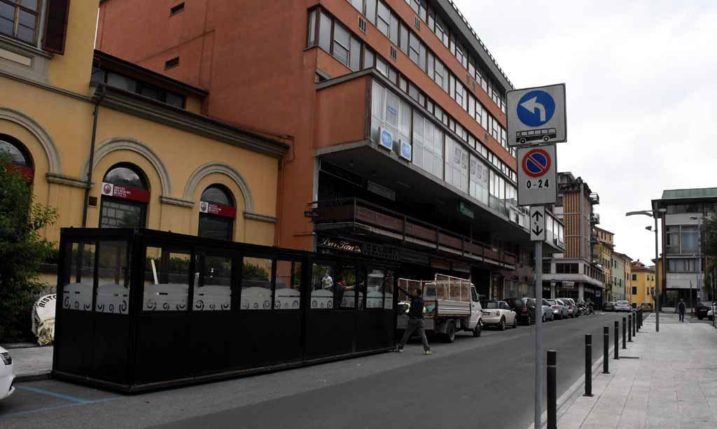 Un nuovo gazebo di fronte al Comune