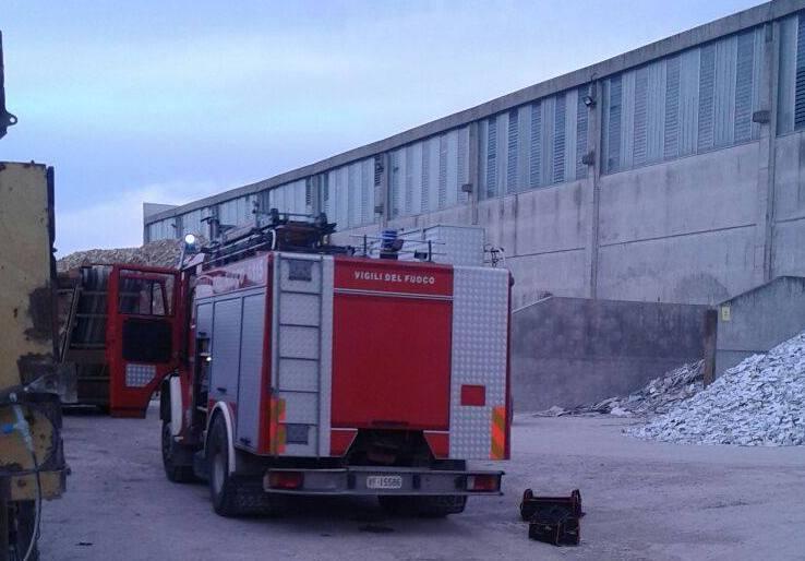 Pirani, incendio ai pannelli fotovoltaici