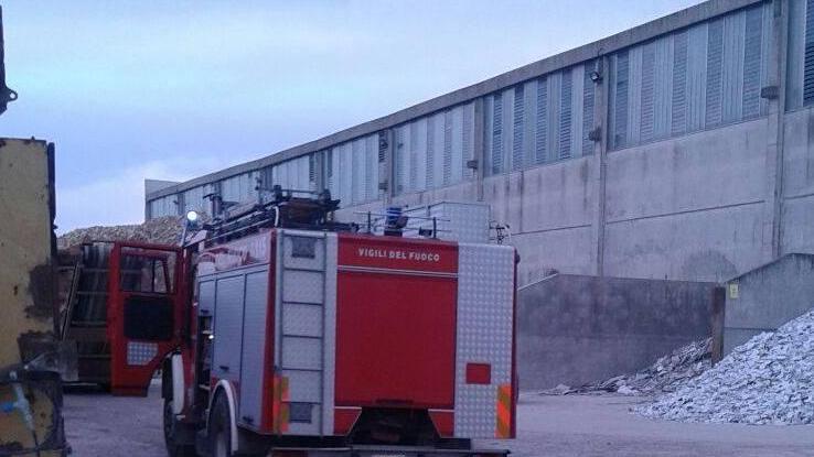 Pirani, incendio ai pannelli fotovoltaici