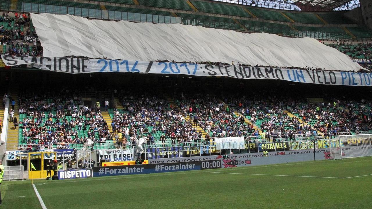 Disastro Inter, quarto ko di fila Esplode la rabbia dei tifosi