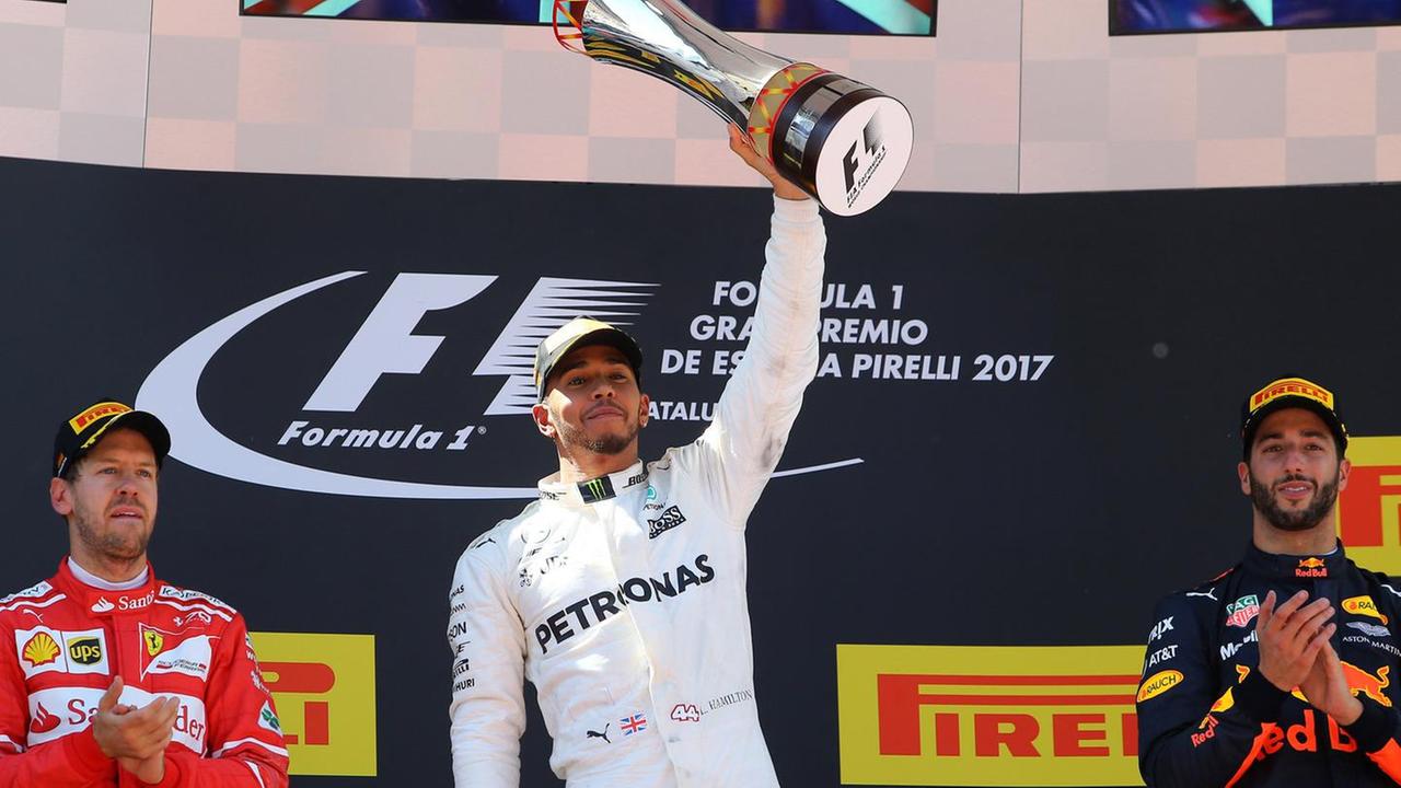 Hamilton beffa Seb, la sfida continua