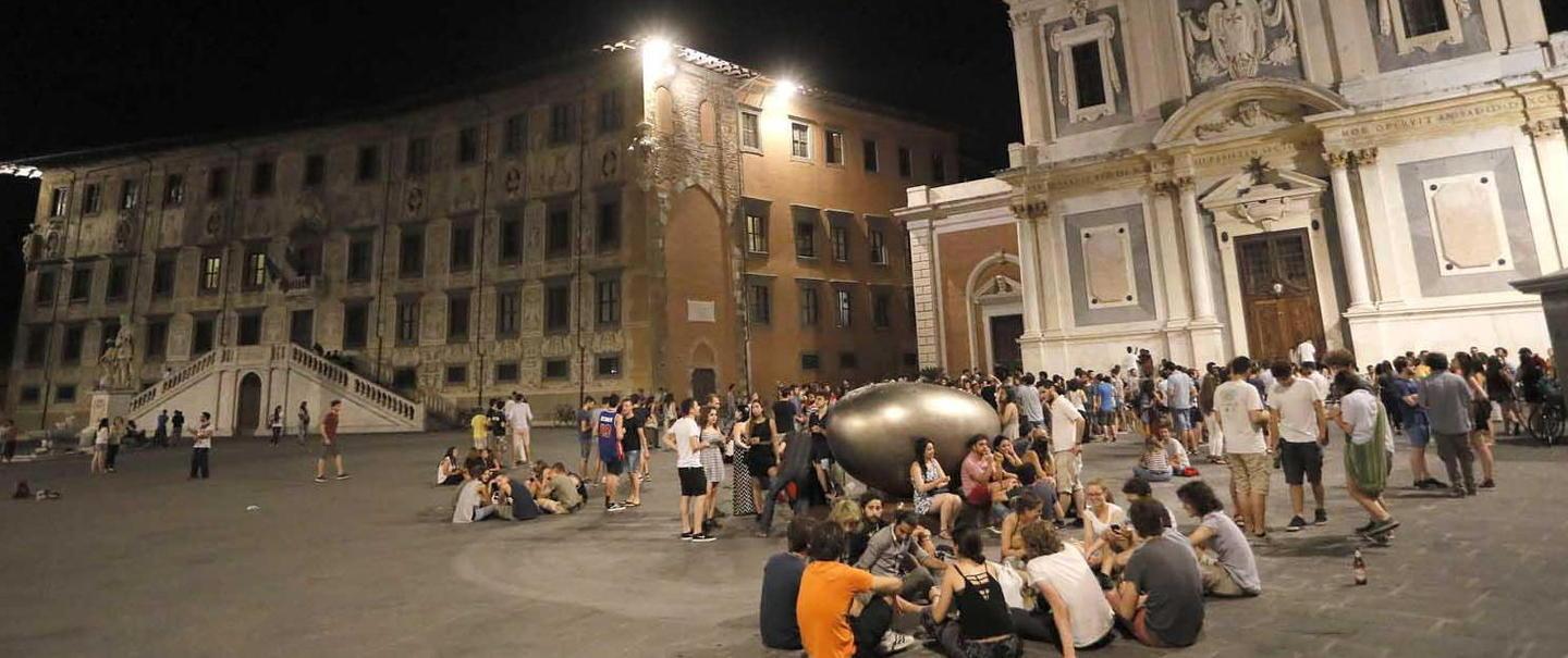 Scienza e arte scendono in strada per contrastare la mala movida 