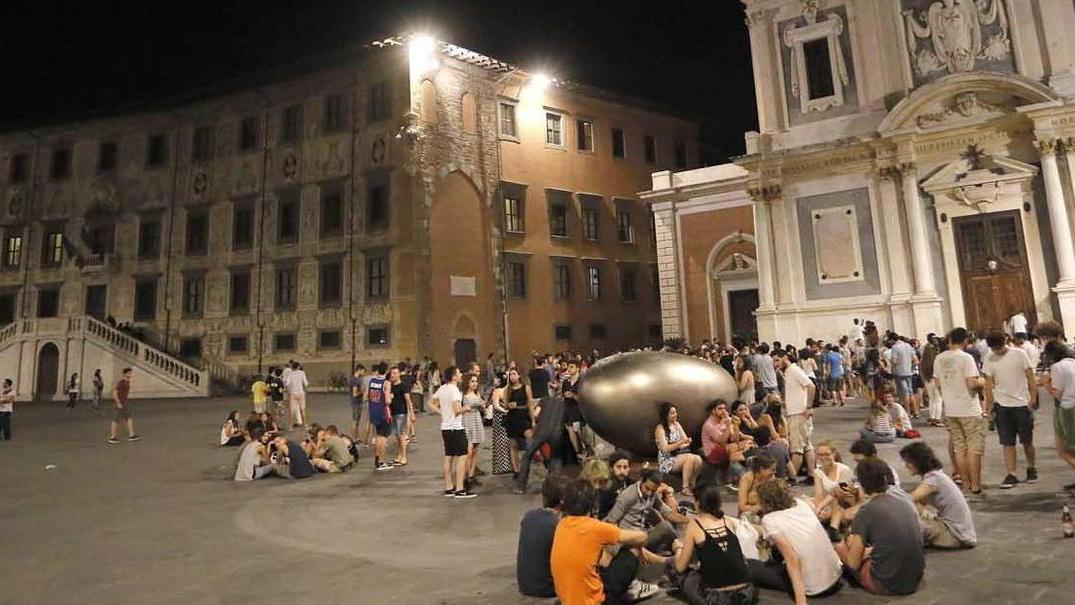 Scienza e arte scendono in strada per contrastare la mala movida
