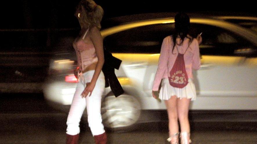 Prostituzione sulle strade della Sardegna, la “mappa” in una notte 