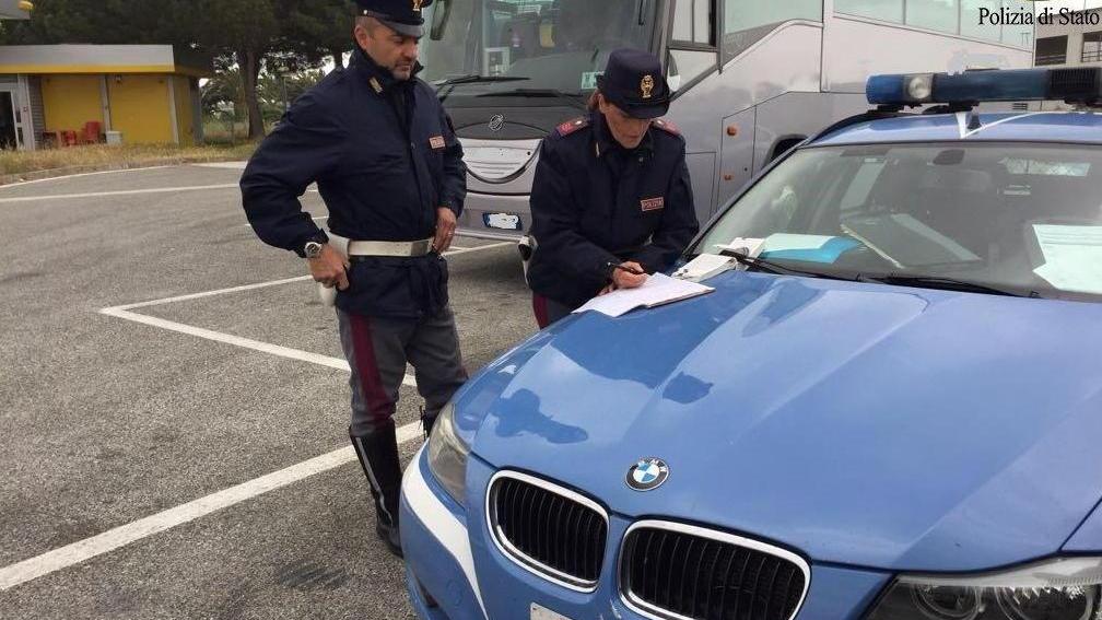 Fermato l’autista del bus con i bimbi: positivo all’alcoltest