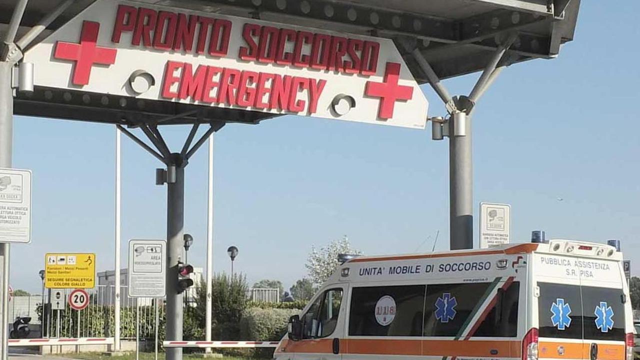 Medico cade dalla bicicletta È gravissimo a Cisanello