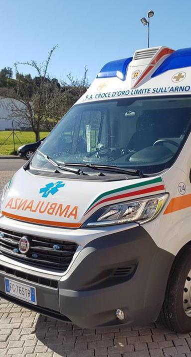 Scappa al nonno e attraversa la strada Investito un bimbo 