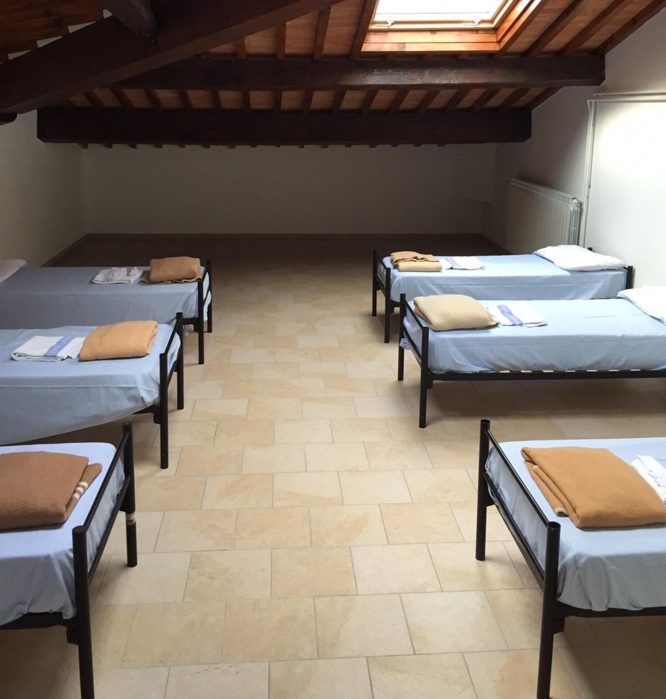 Nella struttura di via Terreni 25 gli ospiti Per l’emergenza anche due abitazioni