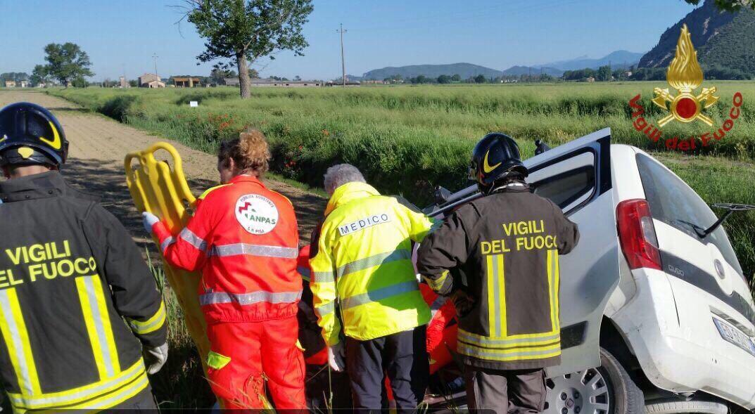 L'intervento dei vigili del fuoco a San Giuliano