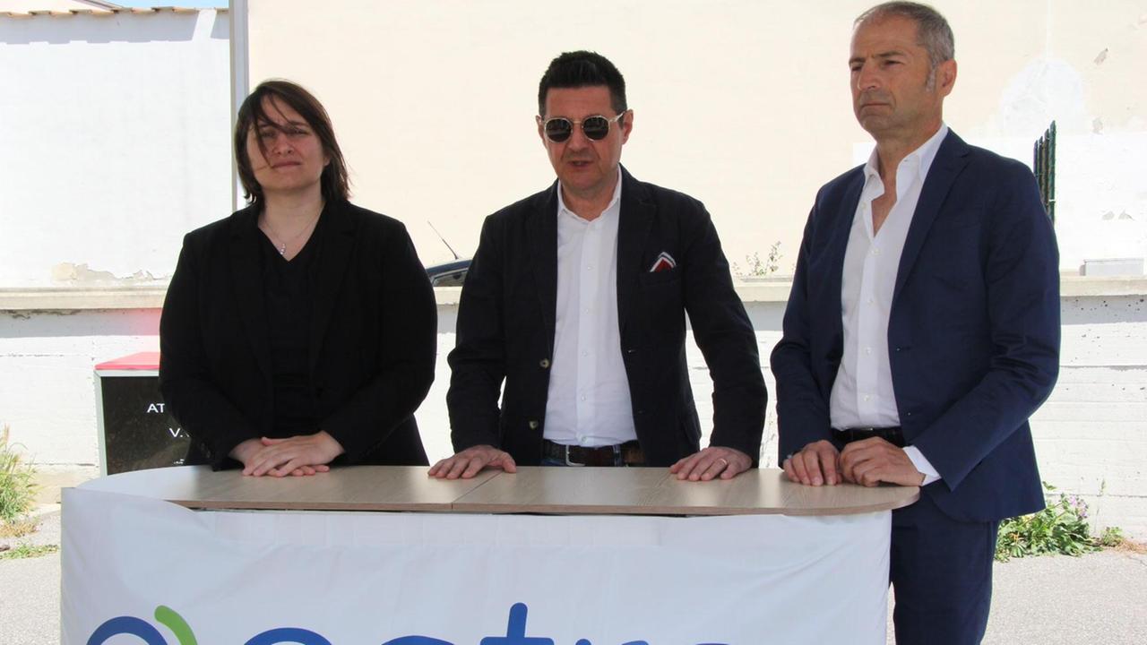 Alla presentazione del progetto di cablaggio l'assessore benedetta Squittieri, il direttore generale Estra Paolo Abati e il direttore generale Estracom Fabio Niccolai (foto Batavia)