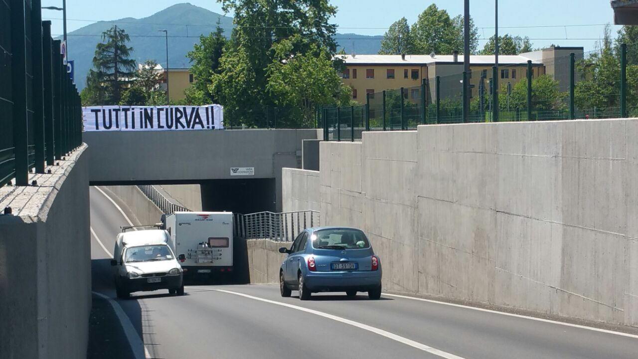 Uno degli striscioni
