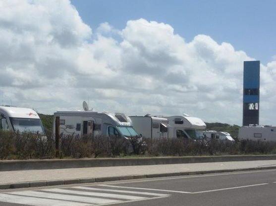 Litorale invaso dai camper nel fine settimana