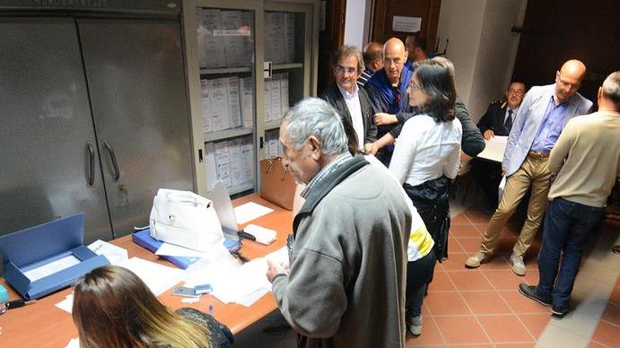 Primi veleni sulle elezioni: sospetti di incompatibilità