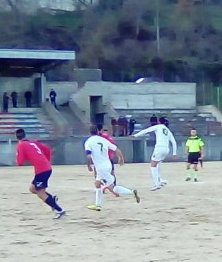 Il sindaco: «Al Maristiai arriverà l’erbetta»