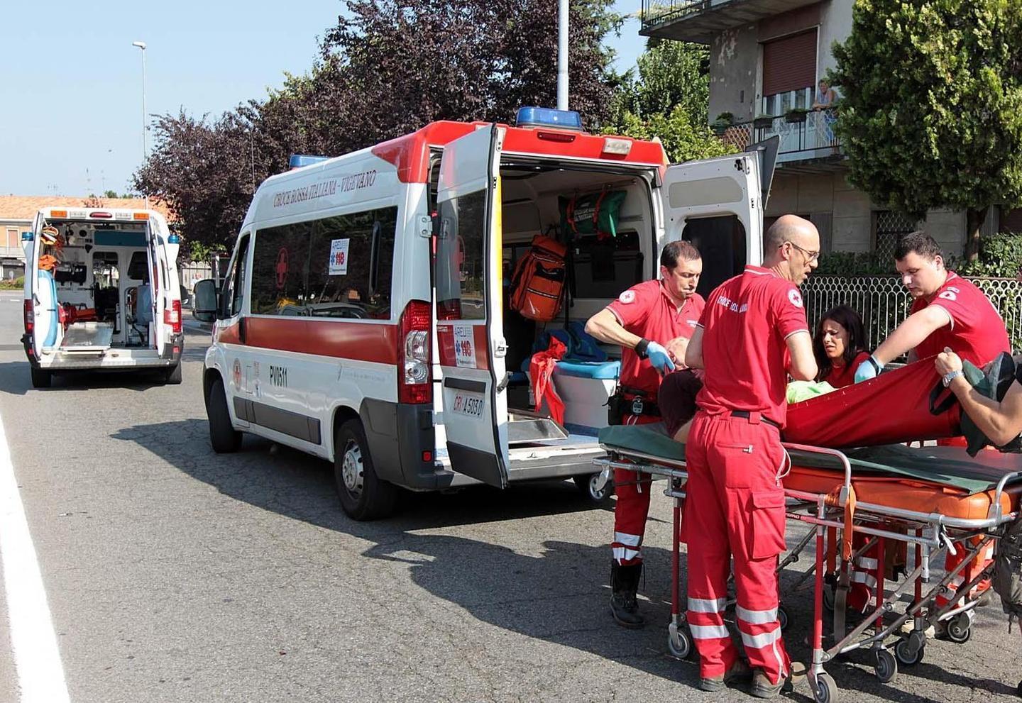 Cade in bici a Carpi: è gravissimo E gli sciacalli gliela rubano  
