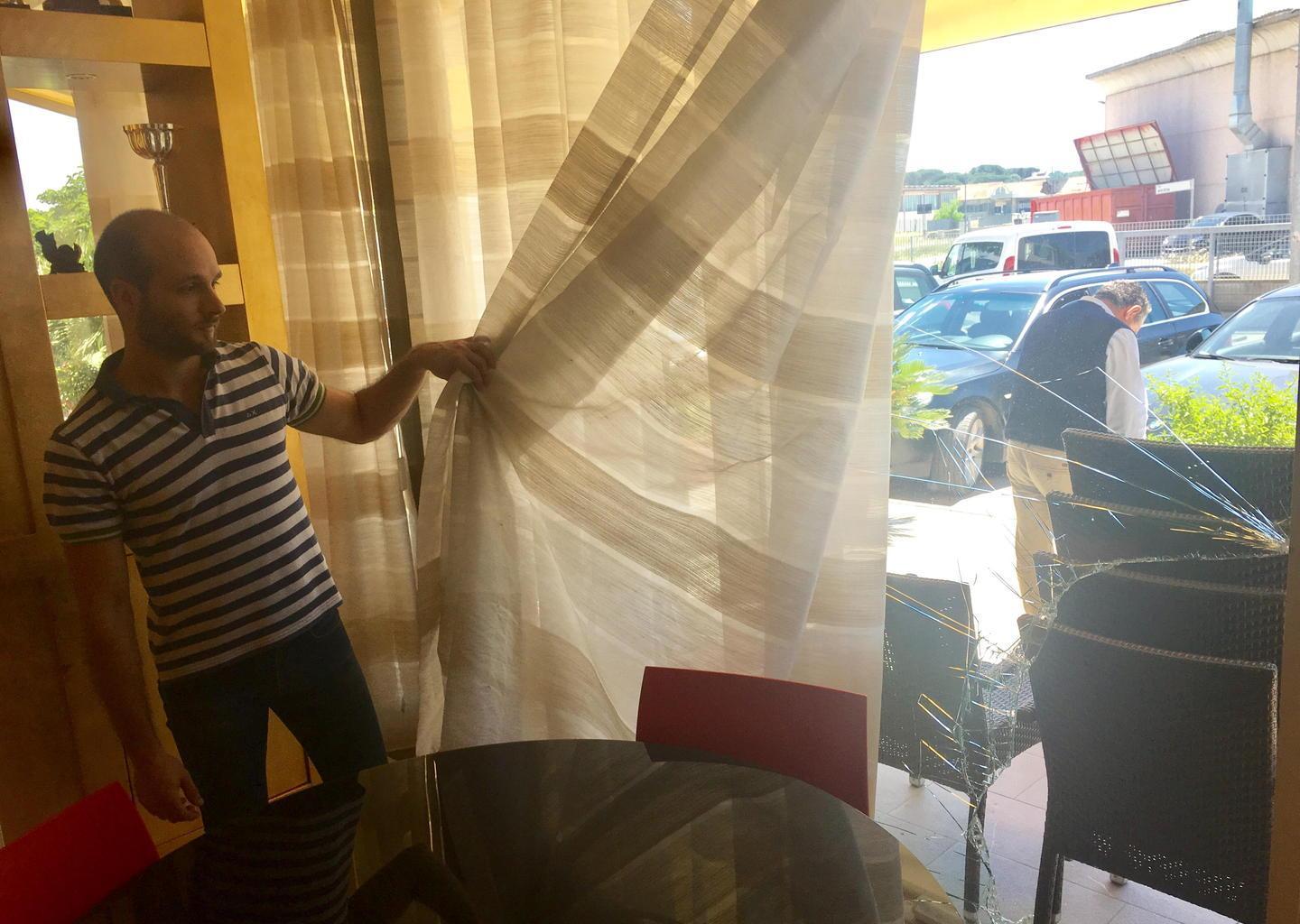 Ladri nel bar Alicante a Perignano 