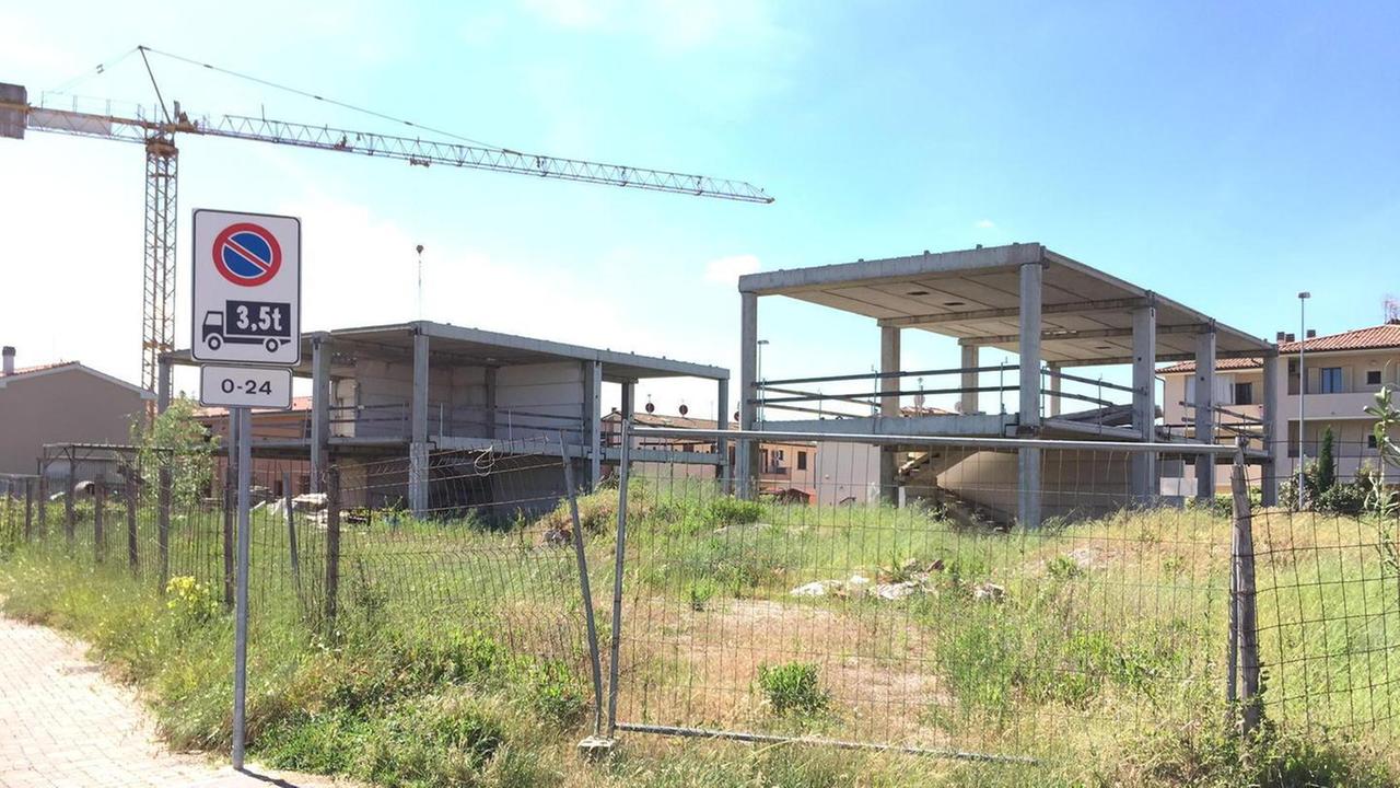 Degrado nel cantiere abbandonato