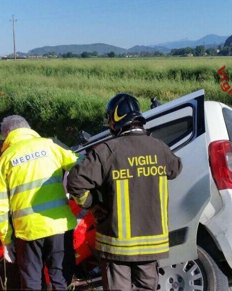 Schianto tra auto, grave una conducente