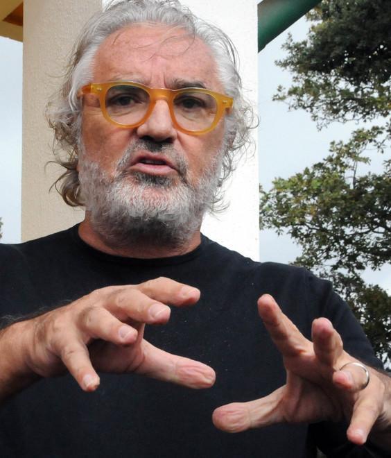 «Troppa burocrazia: basta, vendo tutto» 