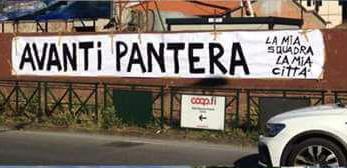Lucchese, il calore del tifo colora la città 