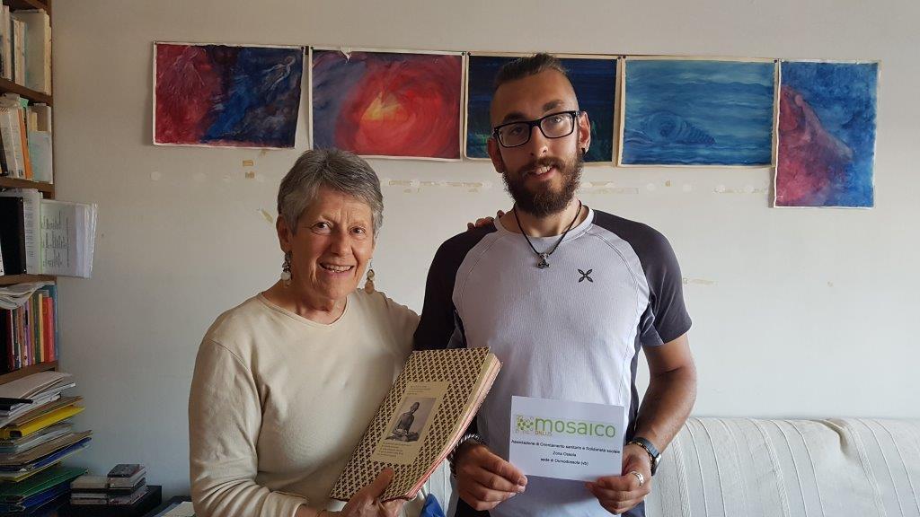 Michael Zani in compagnia di Gabriella Favati che l’ha ospitato a Pisa